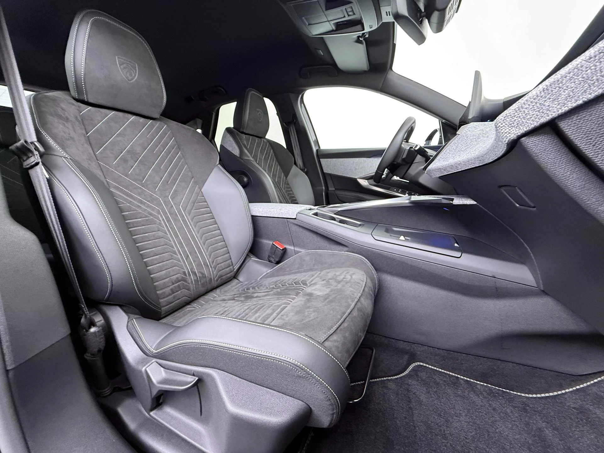 Hoofdafbeelding Peugeot e-3008