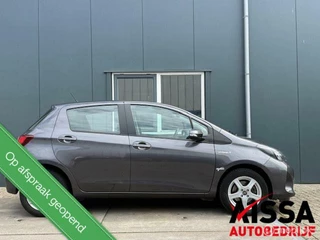 Toyota Yaris 1.5 Hybrid Aspiration Bi-Tone jaar APK