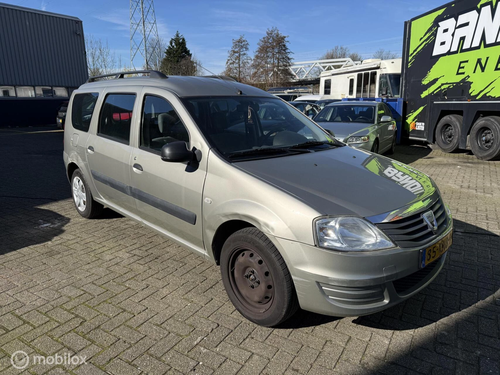 Hoofdafbeelding Dacia Logan