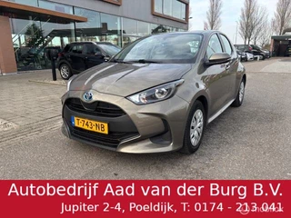 Toyota Yaris 1.5 Hybrid Automaat 5 deurs , Navigatie , Camera , Climate controle , Cruise Controle  , Hybride  brandstof verbruik 1 ltr 20 km , 10 jaar fab garantie