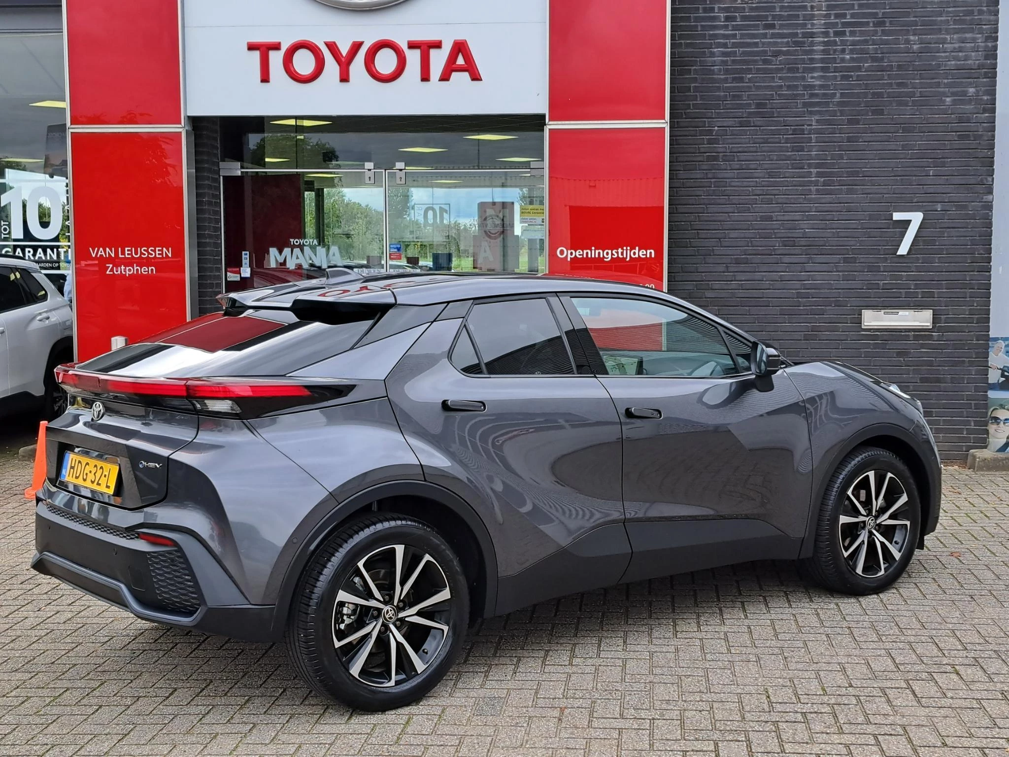 Hoofdafbeelding Toyota C-HR