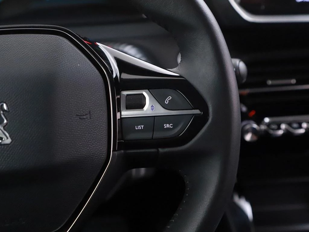 Hoofdafbeelding Peugeot e-2008