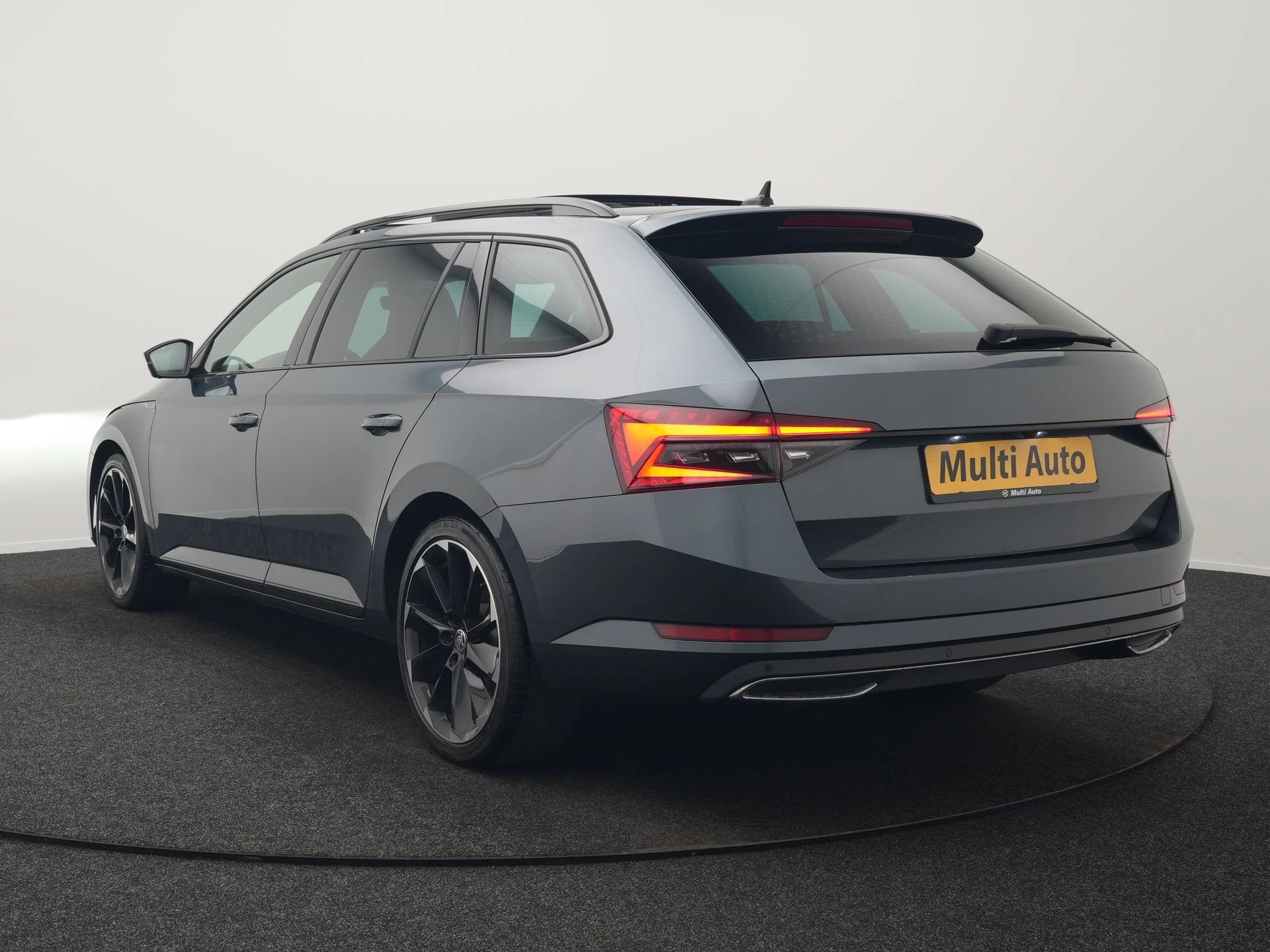 Hoofdafbeelding Škoda Superb