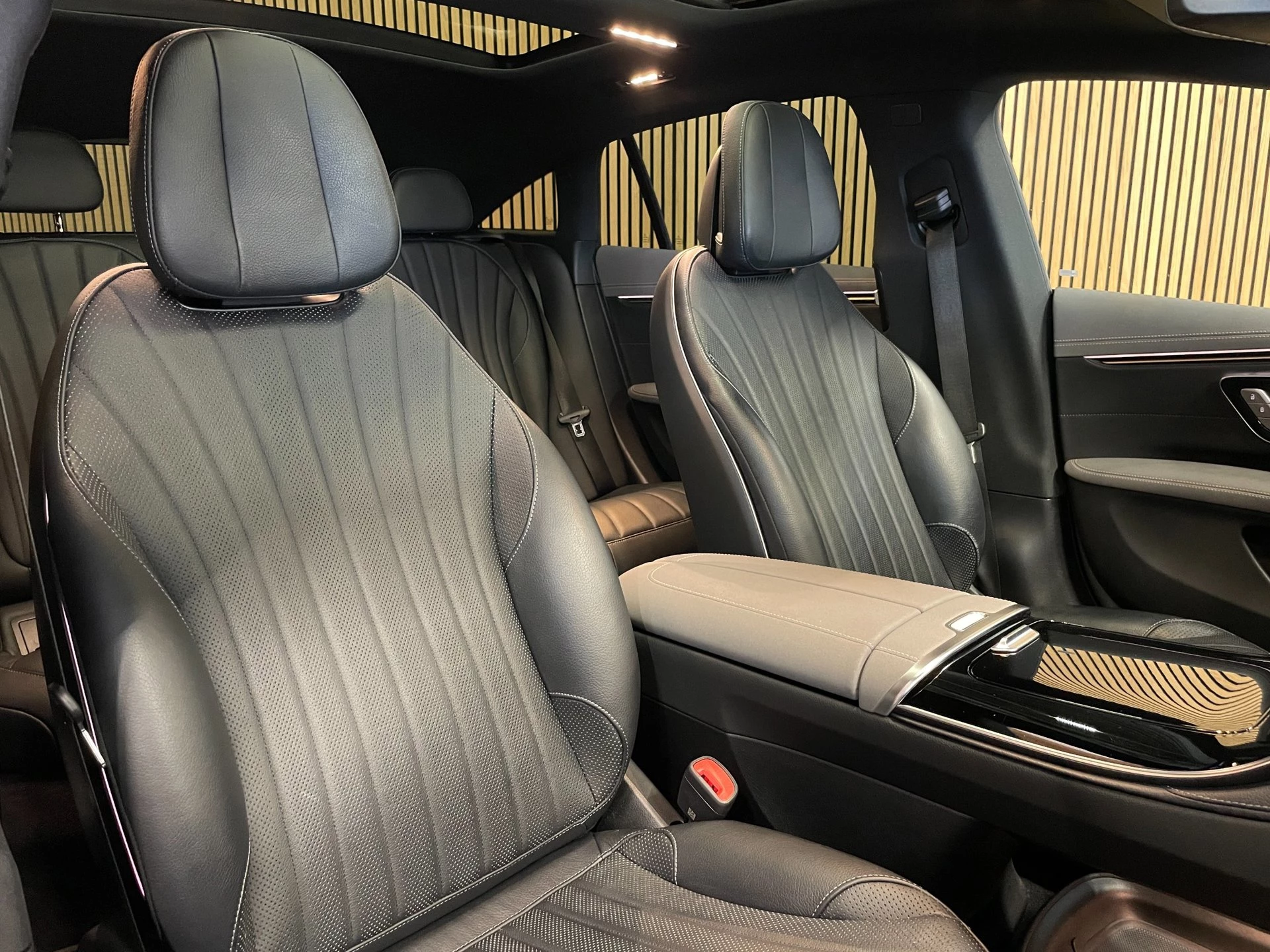 Hoofdafbeelding Mercedes-Benz EQS