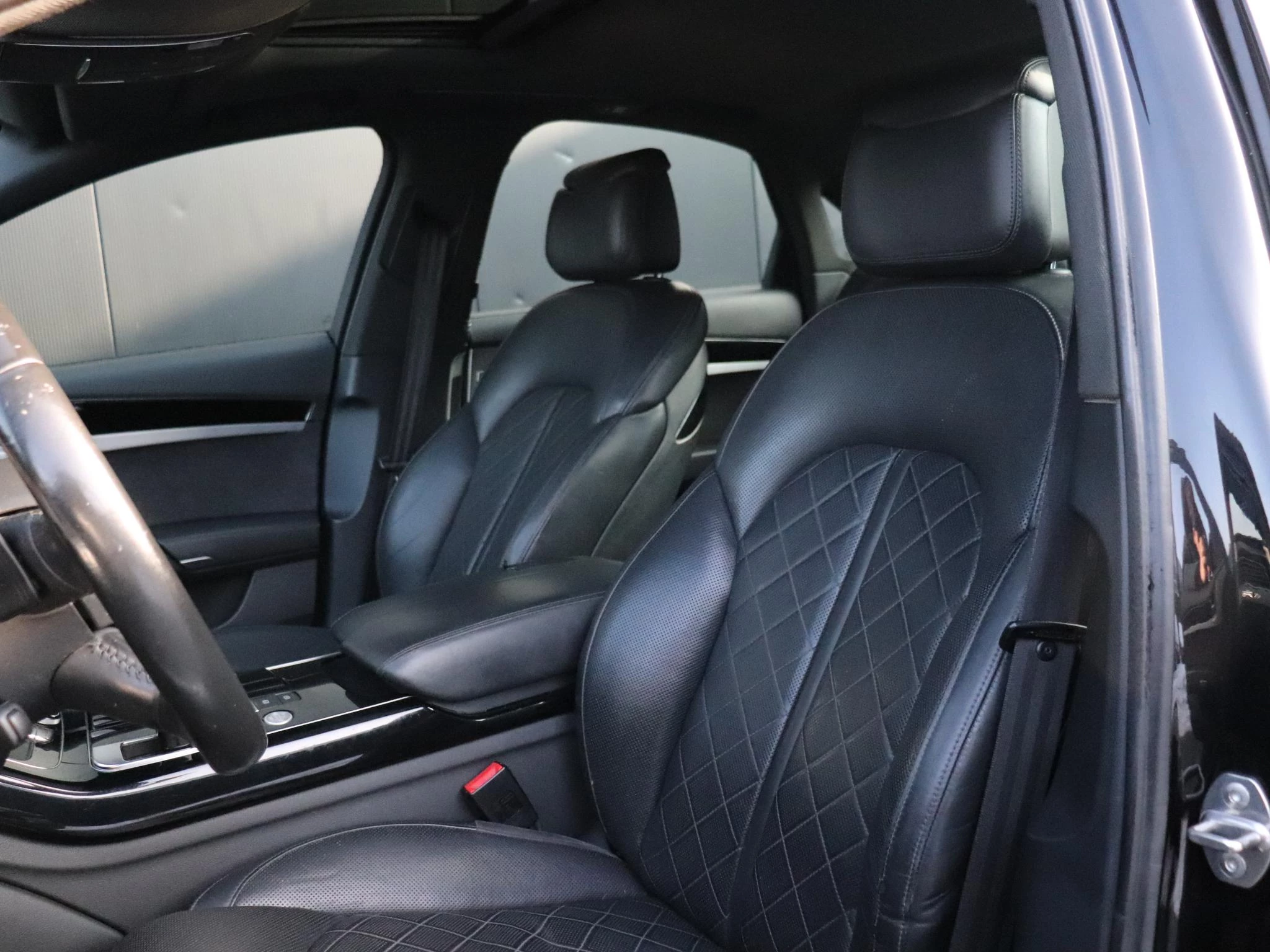 Hoofdafbeelding Audi A8