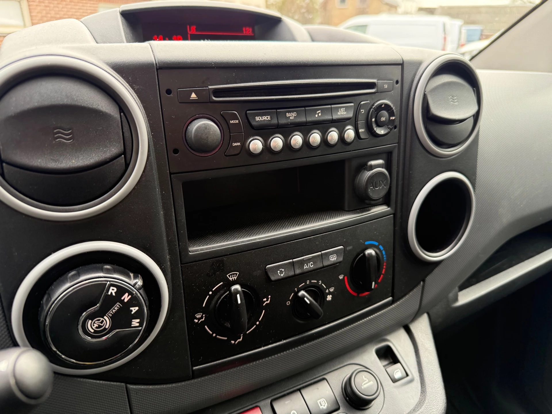 Hoofdafbeelding Peugeot Partner