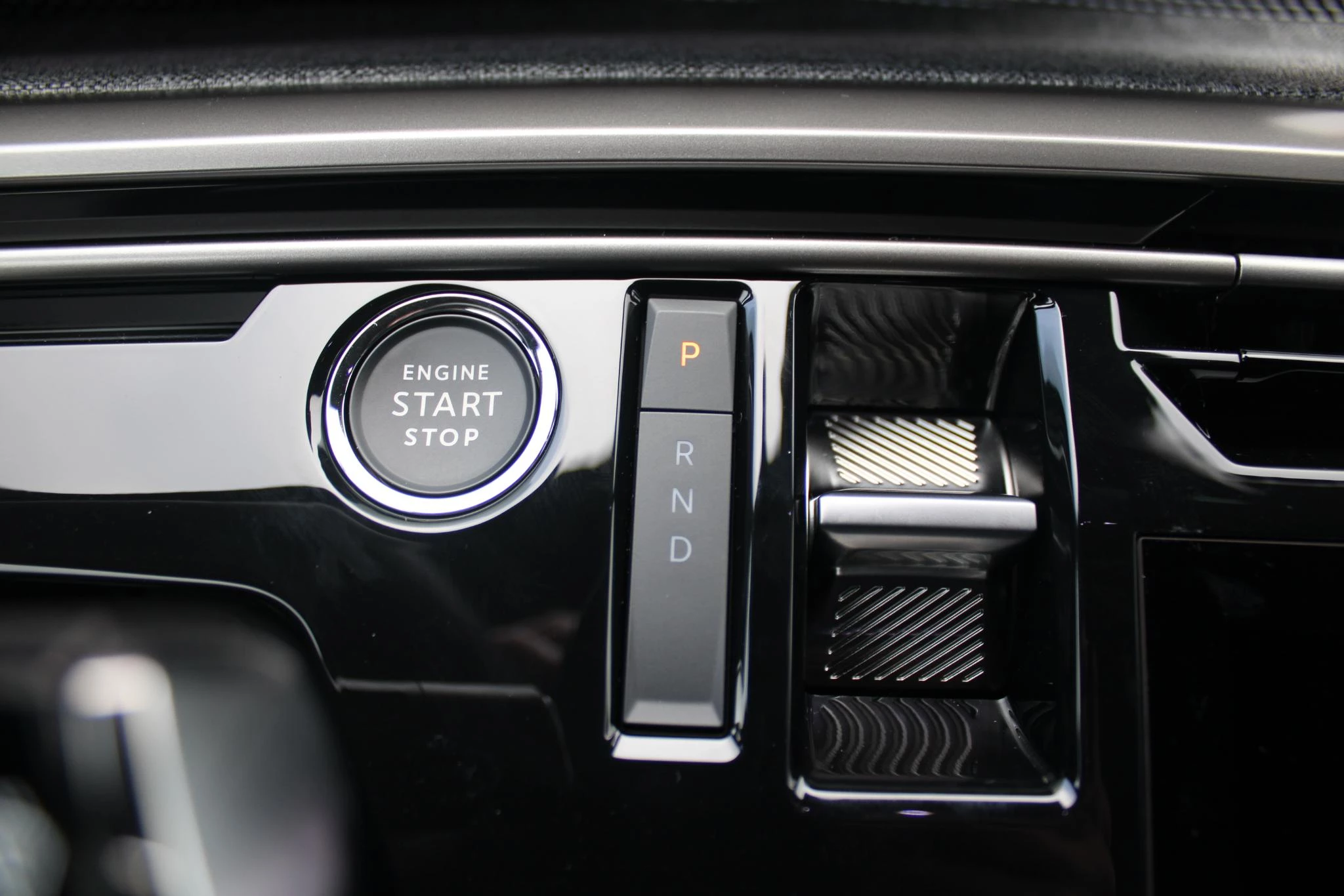 Hoofdafbeelding Peugeot e-3008