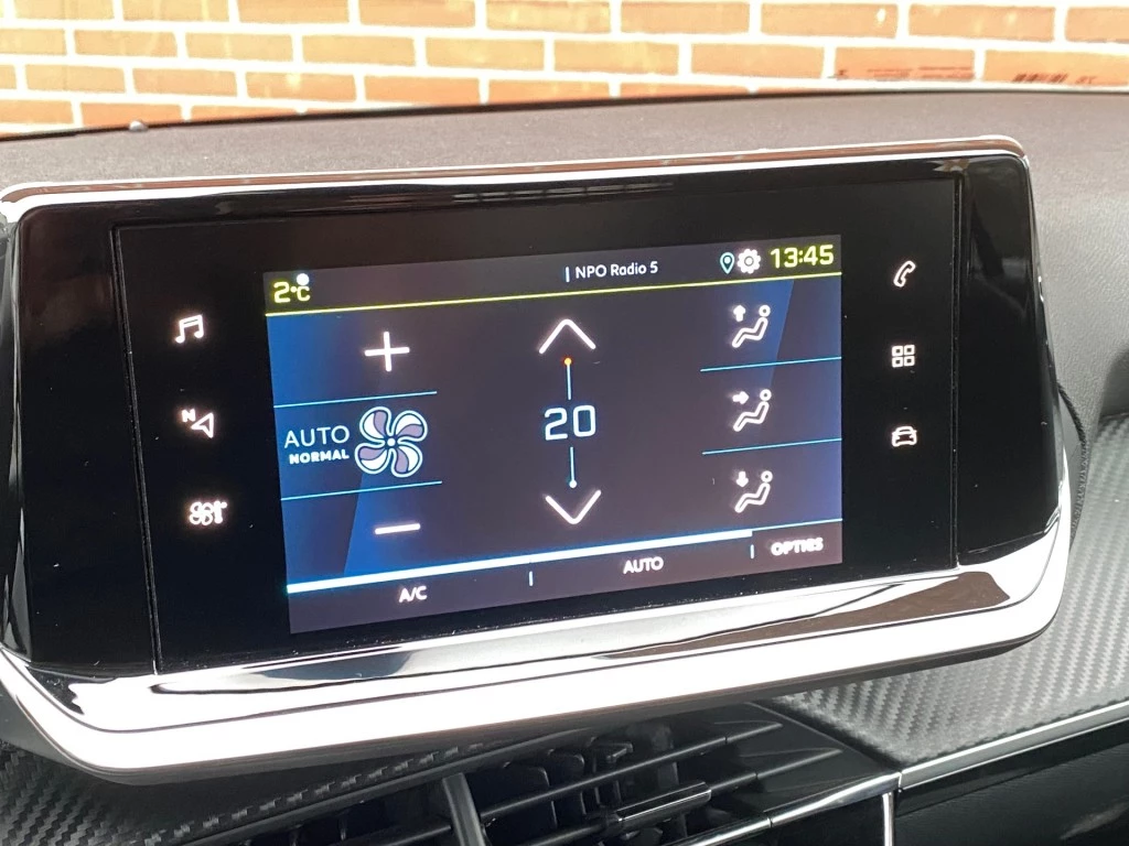 Hoofdafbeelding Peugeot e-208