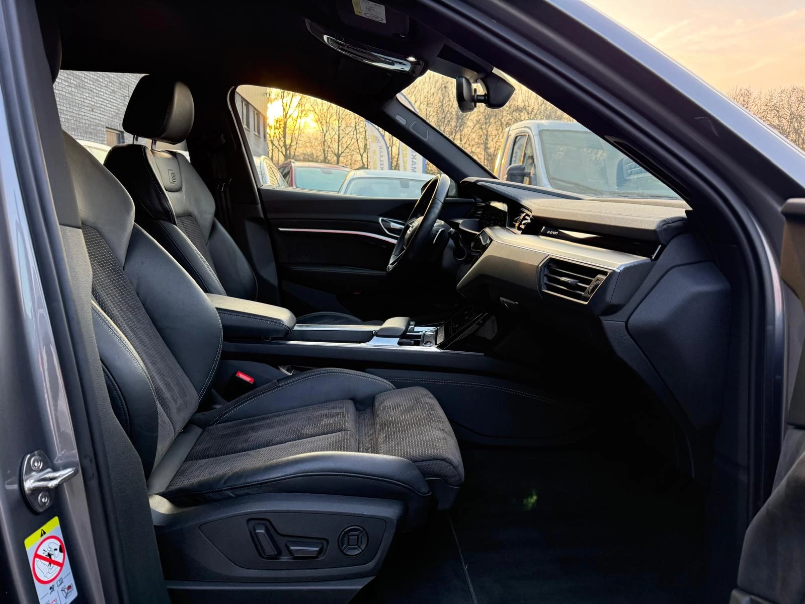 Hoofdafbeelding Audi e-tron