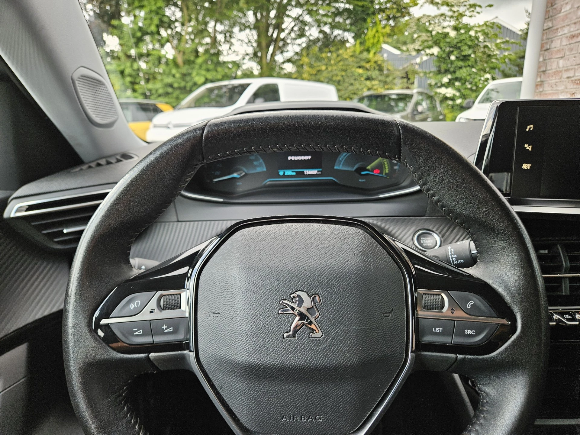 Hoofdafbeelding Peugeot e-2008