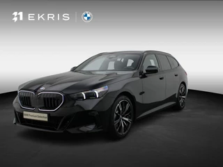 BMW 5 serie Touring 520i M Sportpakket Pro | Iconic Glow | Panoramadak | Trekhaak | Travel Pack | Innovation Pack | Comfort Pack | Showroom Selection