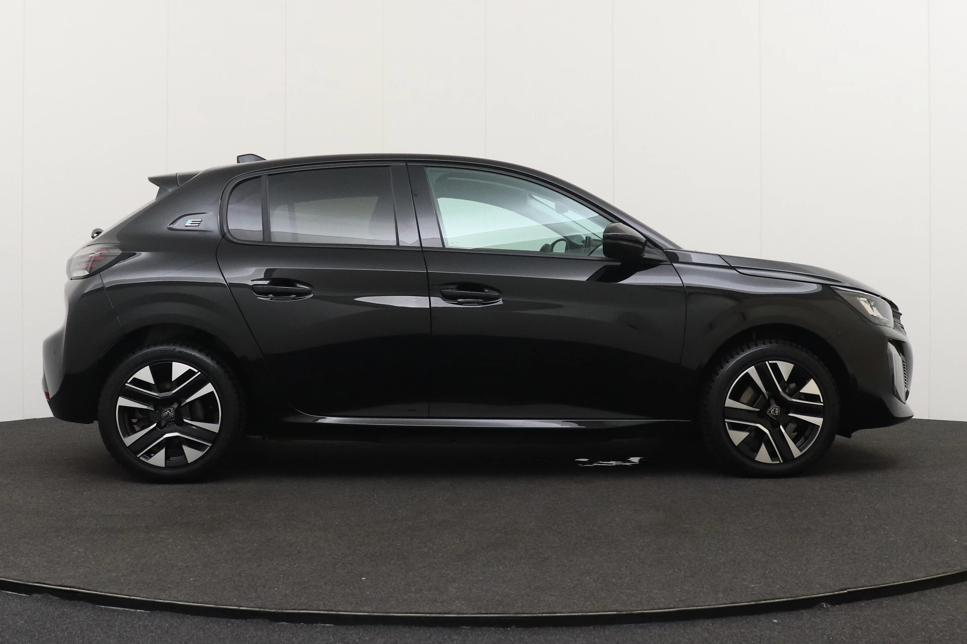 Hoofdafbeelding Peugeot e-208