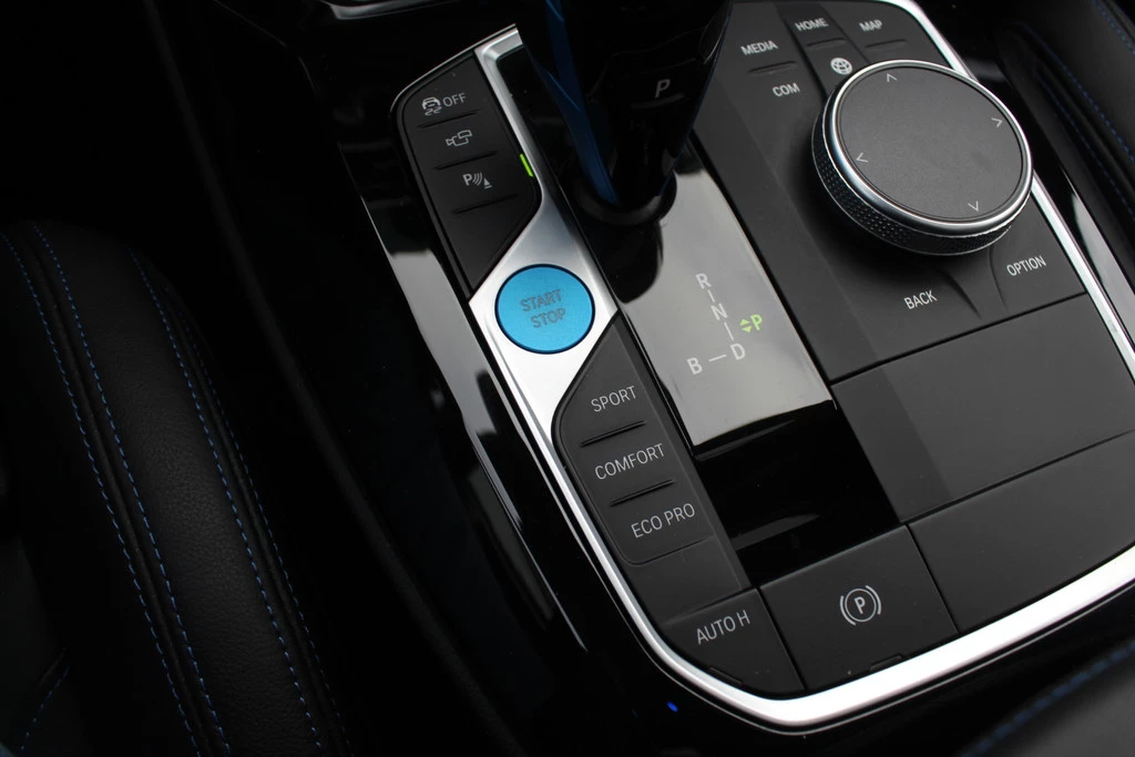 Hoofdafbeelding BMW iX3