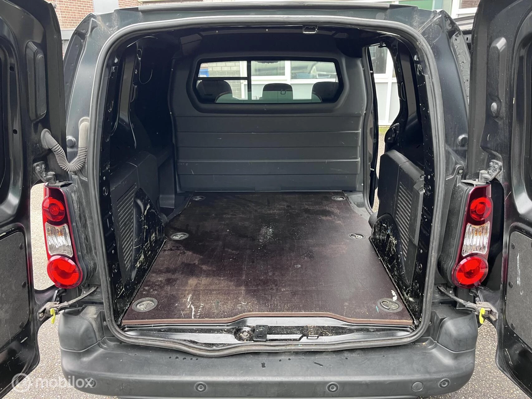 Hoofdafbeelding Peugeot Partner