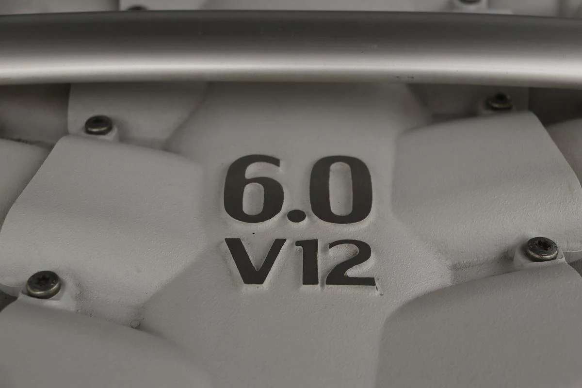 Hoofdafbeelding Aston Martin V12 Vantage