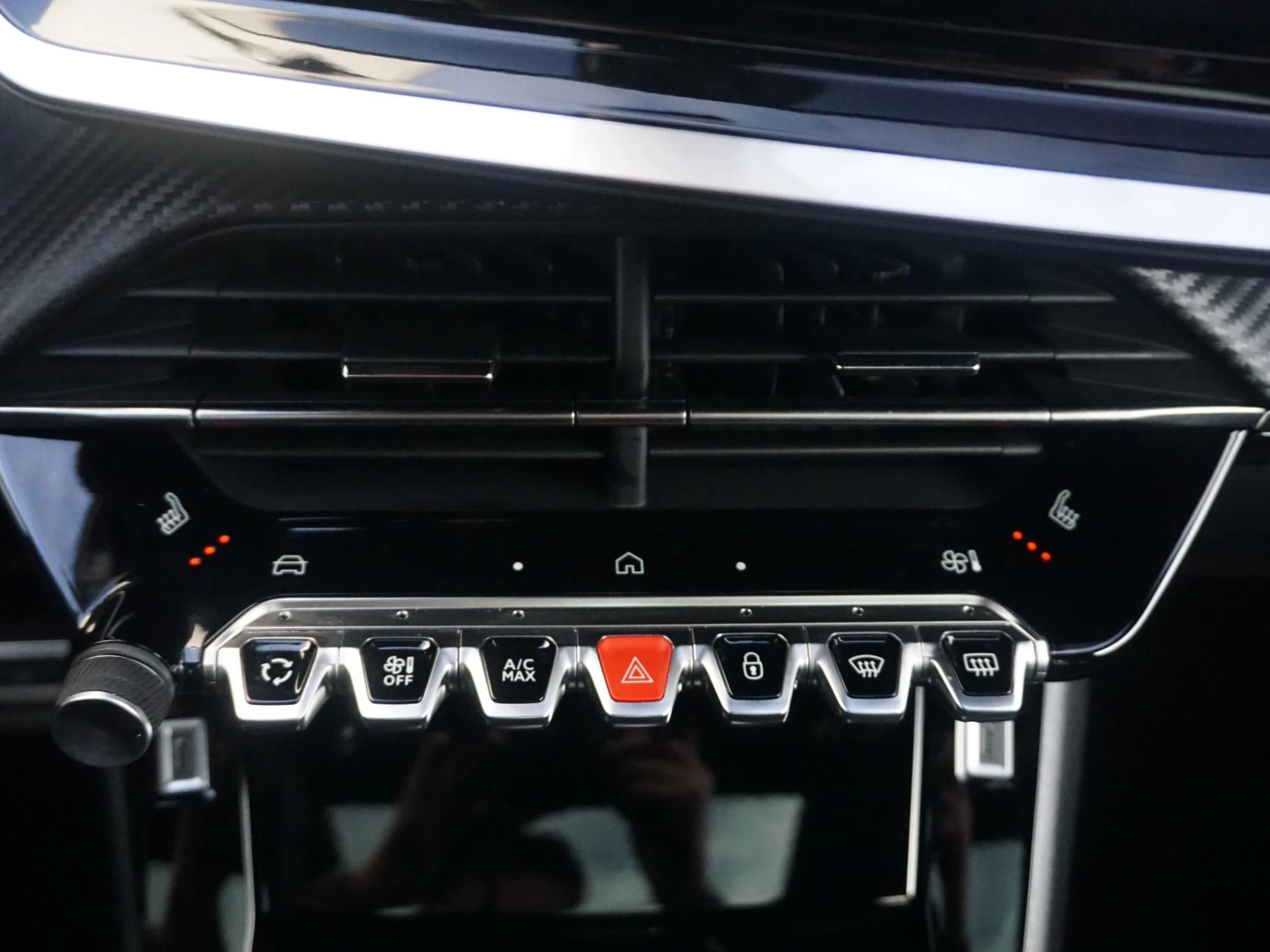 Hoofdafbeelding Peugeot e-2008