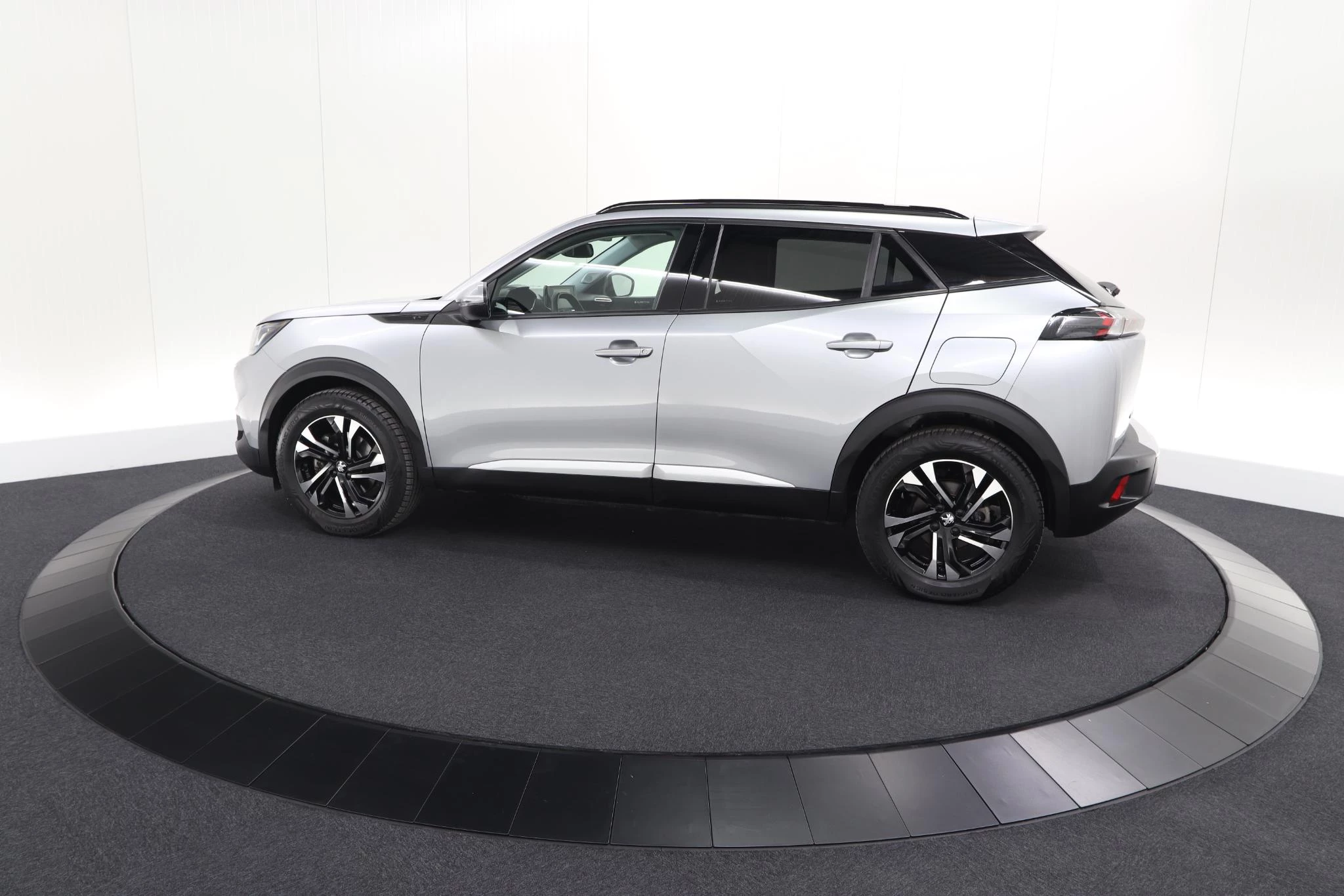 Hoofdafbeelding Peugeot e-2008