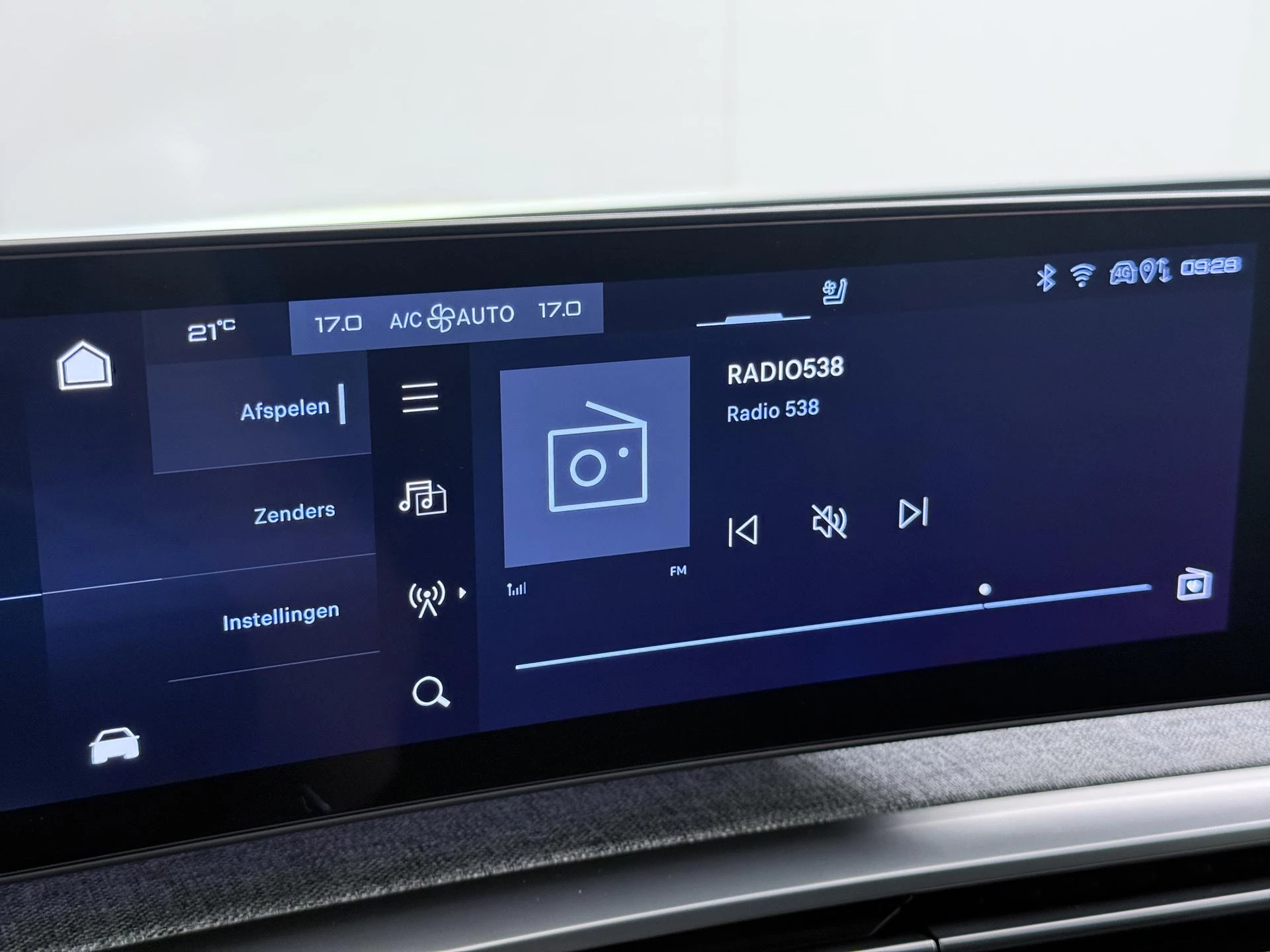 Hoofdafbeelding Peugeot e-5008