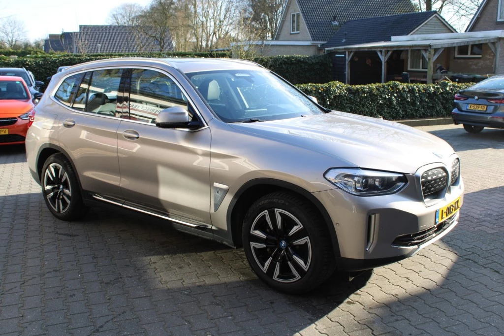 Hoofdafbeelding BMW iX3