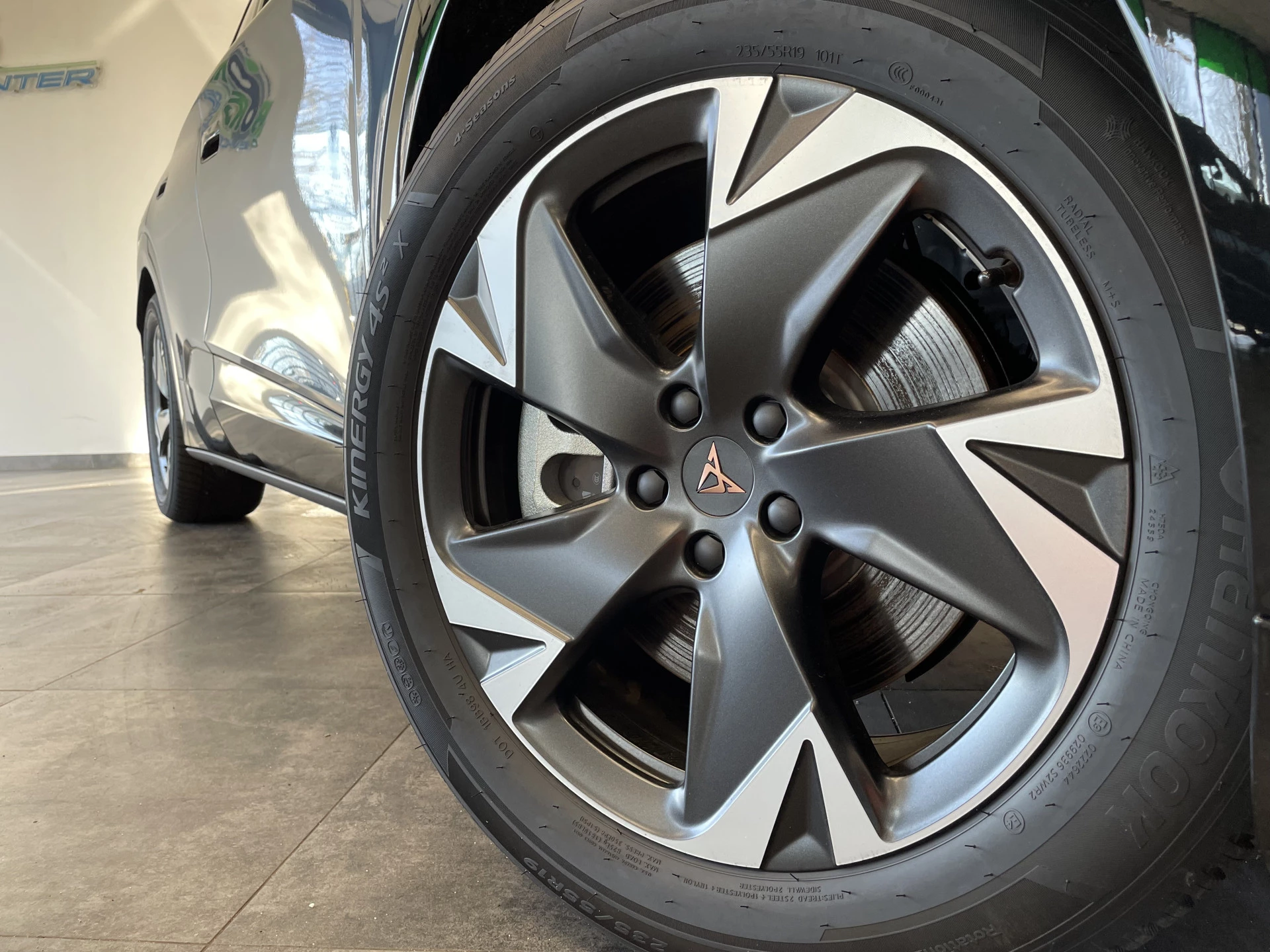 Hoofdafbeelding CUPRA Tavascan