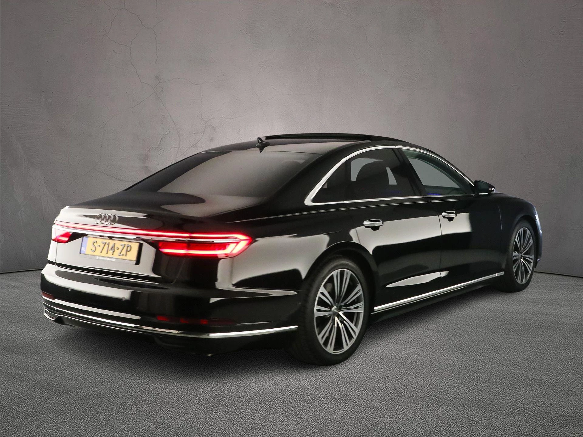 Hoofdafbeelding Audi A8
