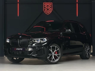 Hoofdafbeelding BMW X5 BMW X5 xDrive45e M-Sport |PANO|TREK|LUCHTV.|LASER|HUD|360°
