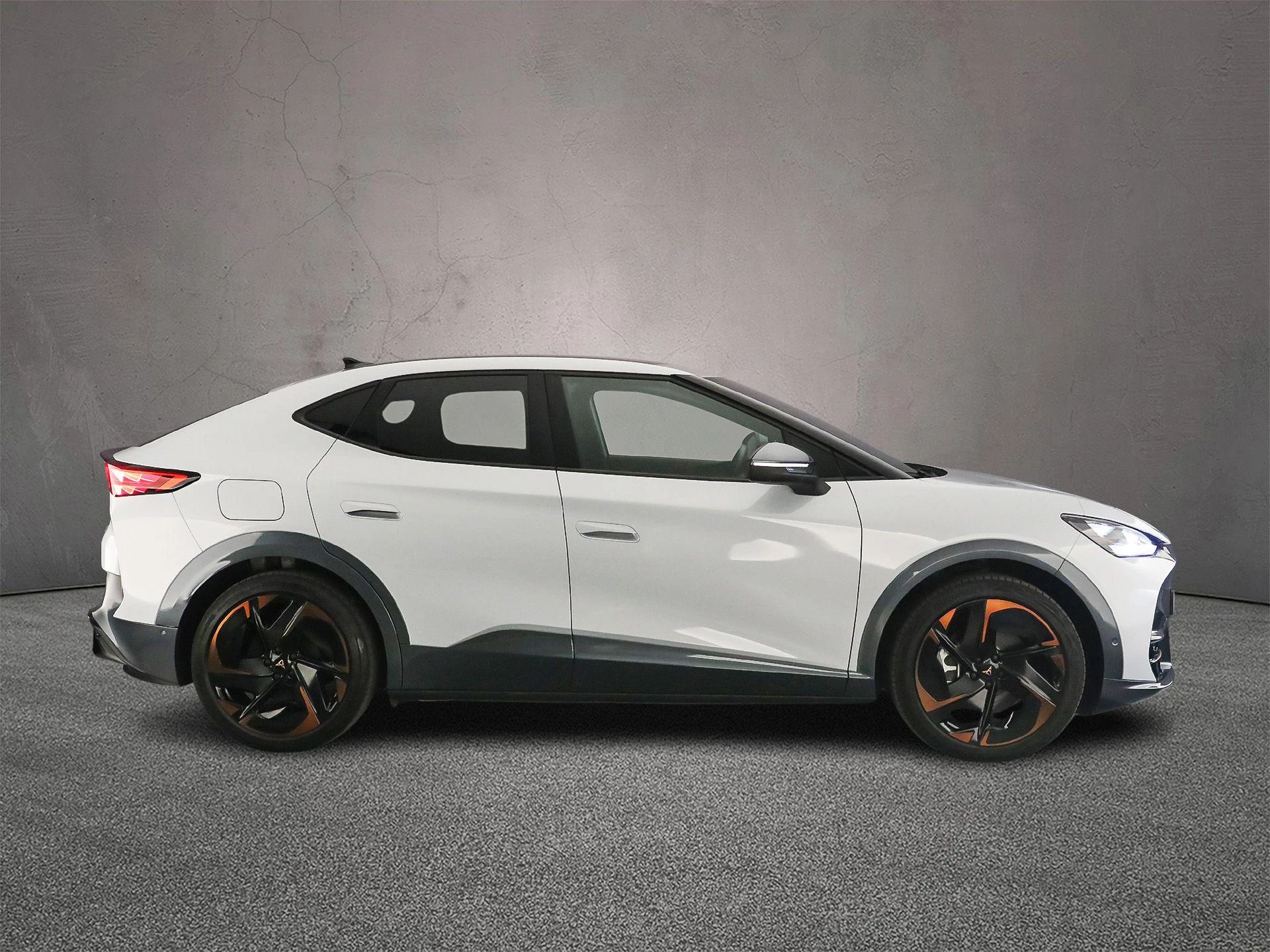 Hoofdafbeelding CUPRA Tavascan