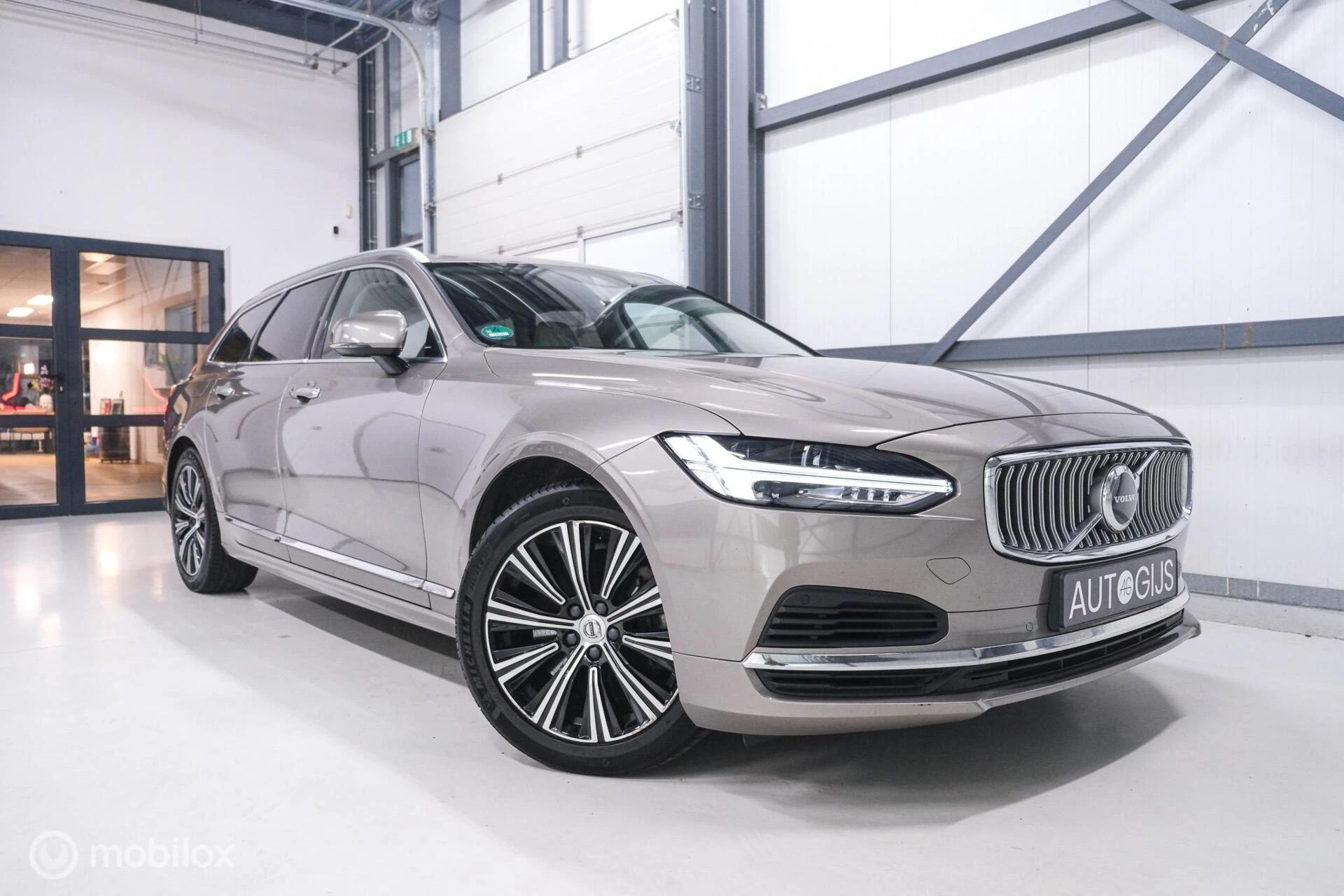 Hoofdafbeelding Volvo V90