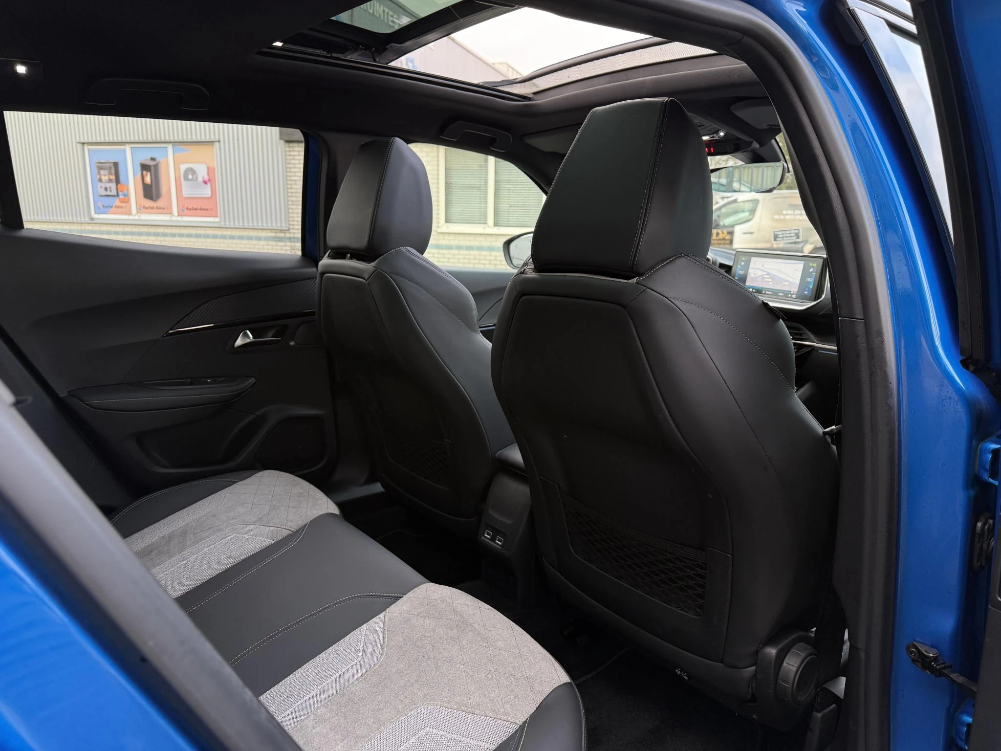 Hoofdafbeelding Peugeot e-2008