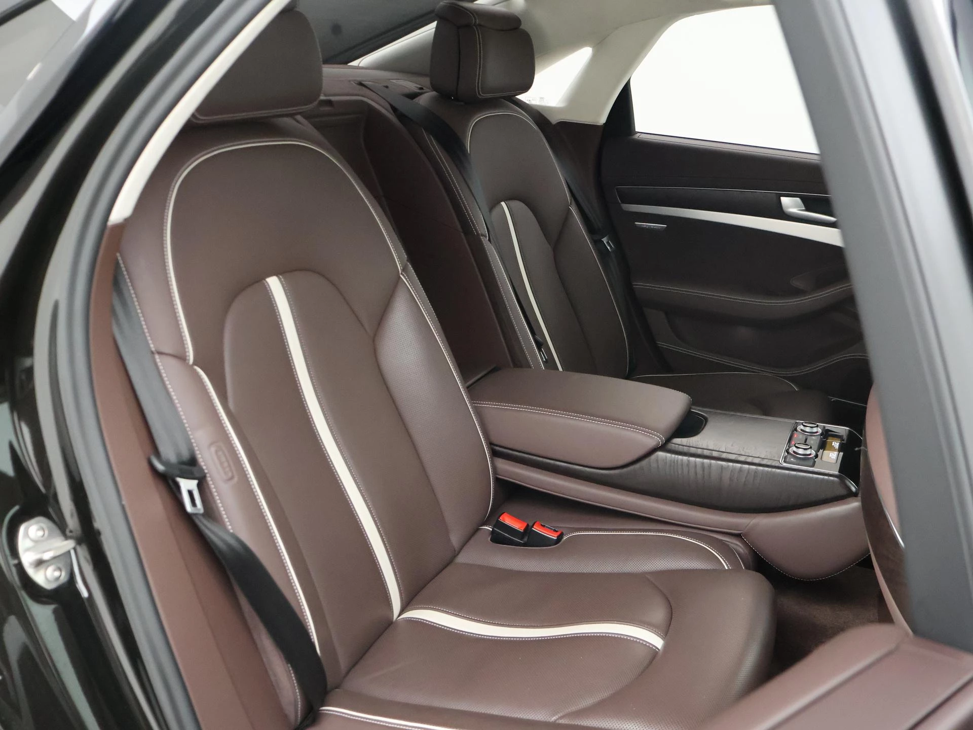 Hoofdafbeelding Audi A8