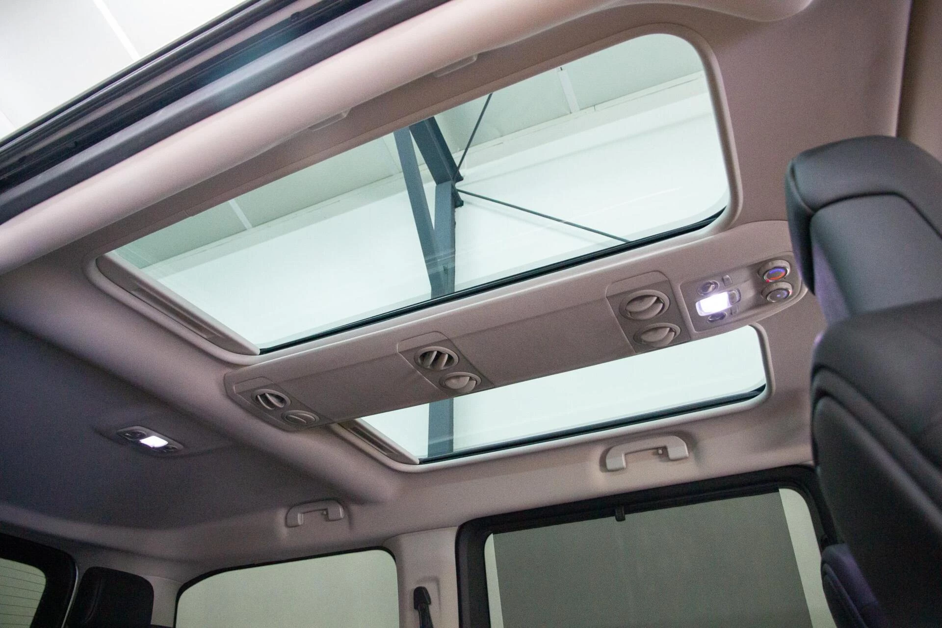 Hoofdafbeelding Peugeot e-Traveller