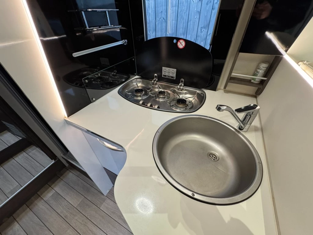 Hoofdafbeelding McLouis Carat 473