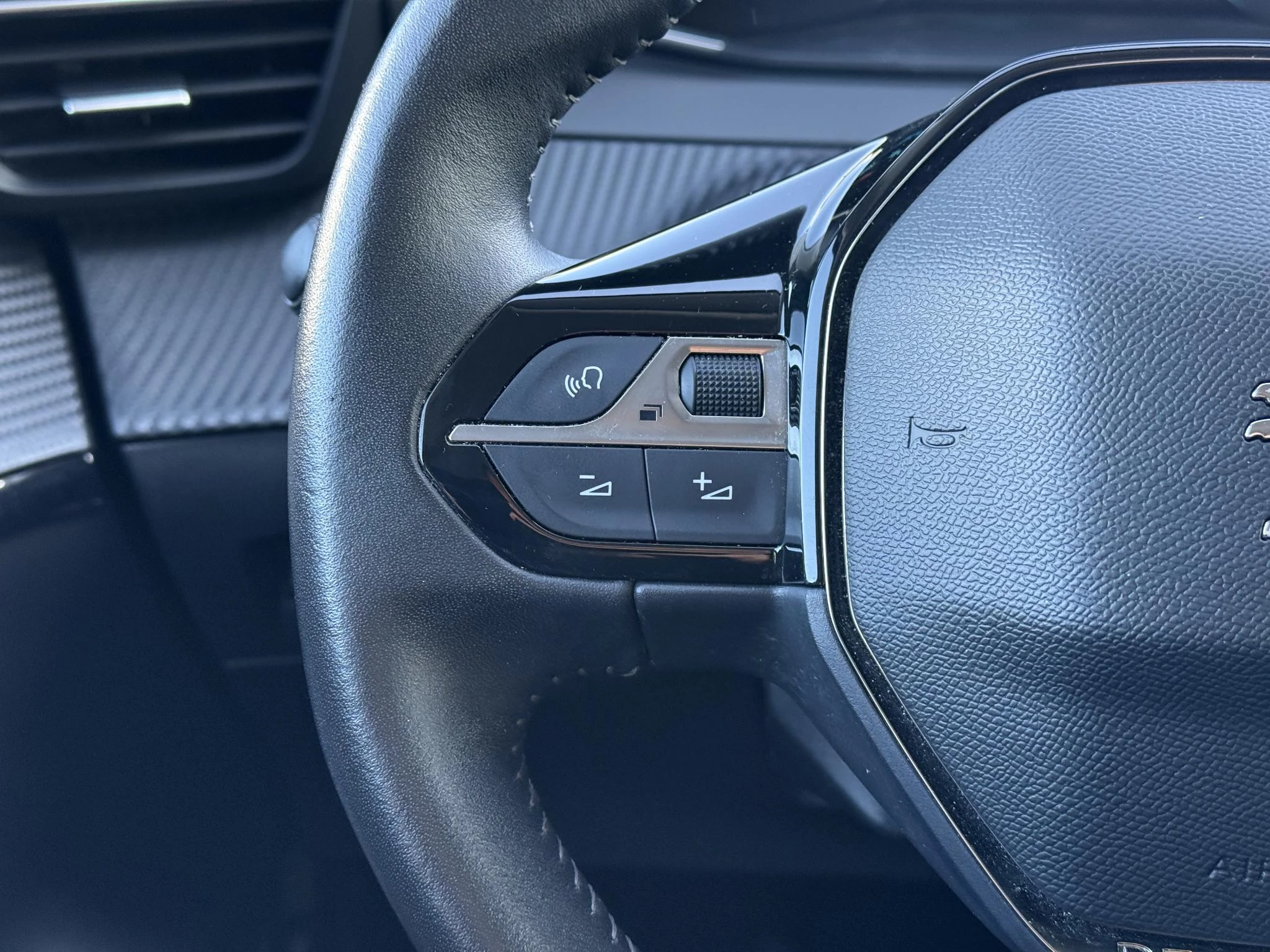 Hoofdafbeelding Peugeot e-208
