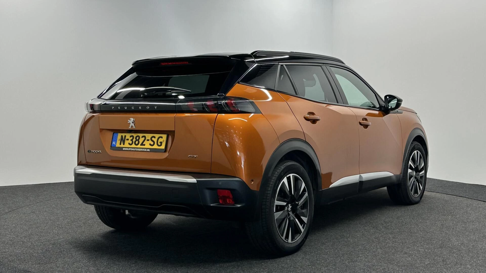 Hoofdafbeelding Peugeot e-2008