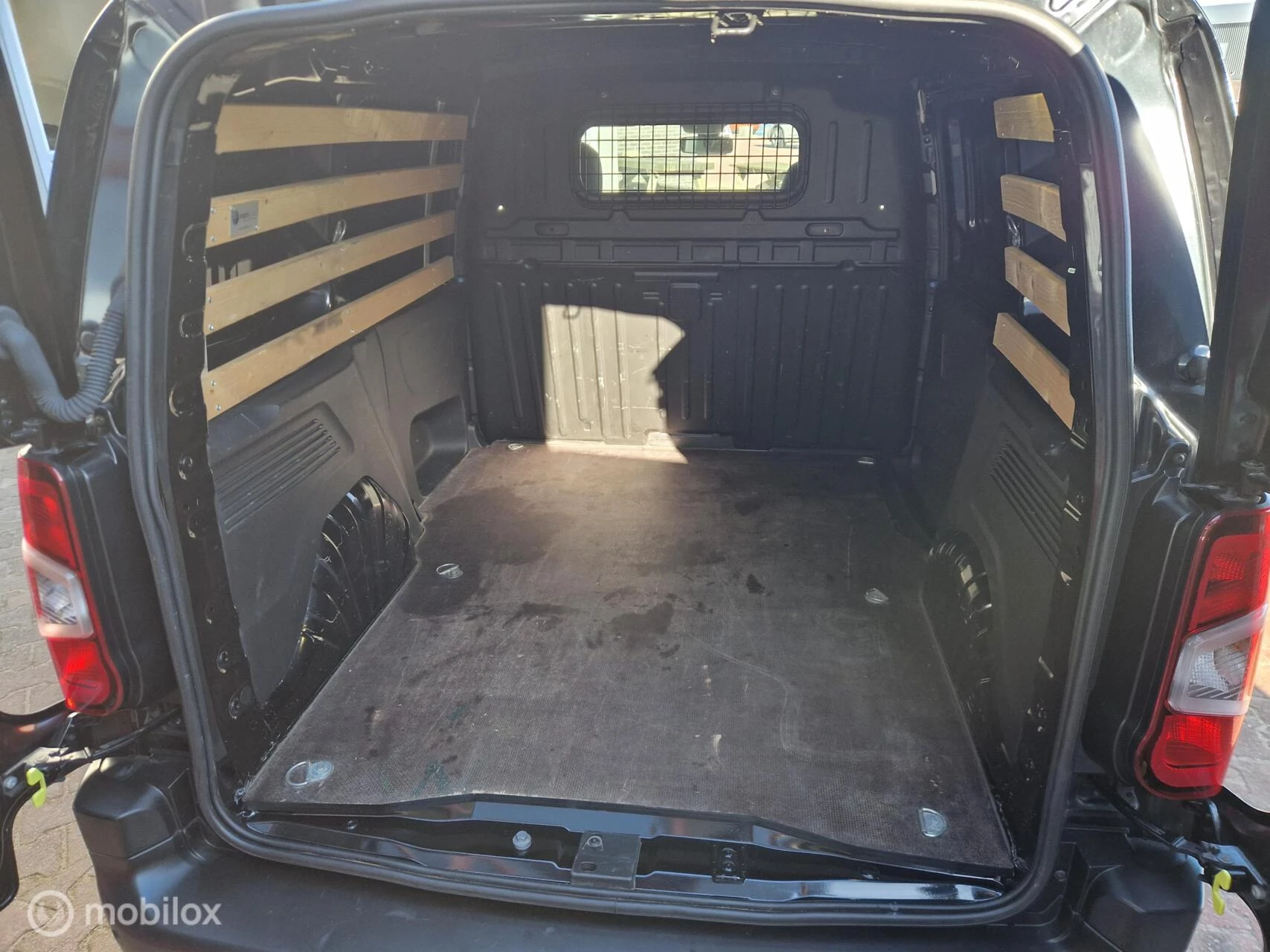 Hoofdafbeelding Peugeot Partner