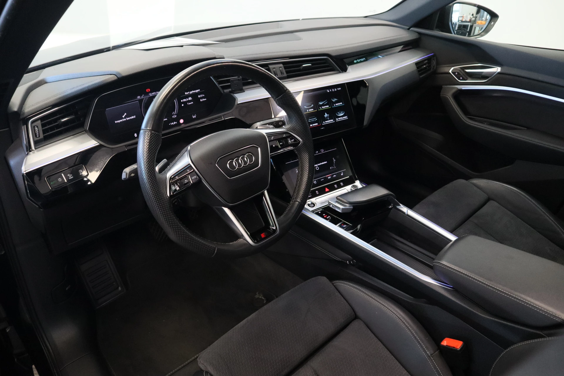 Hoofdafbeelding Audi e-tron