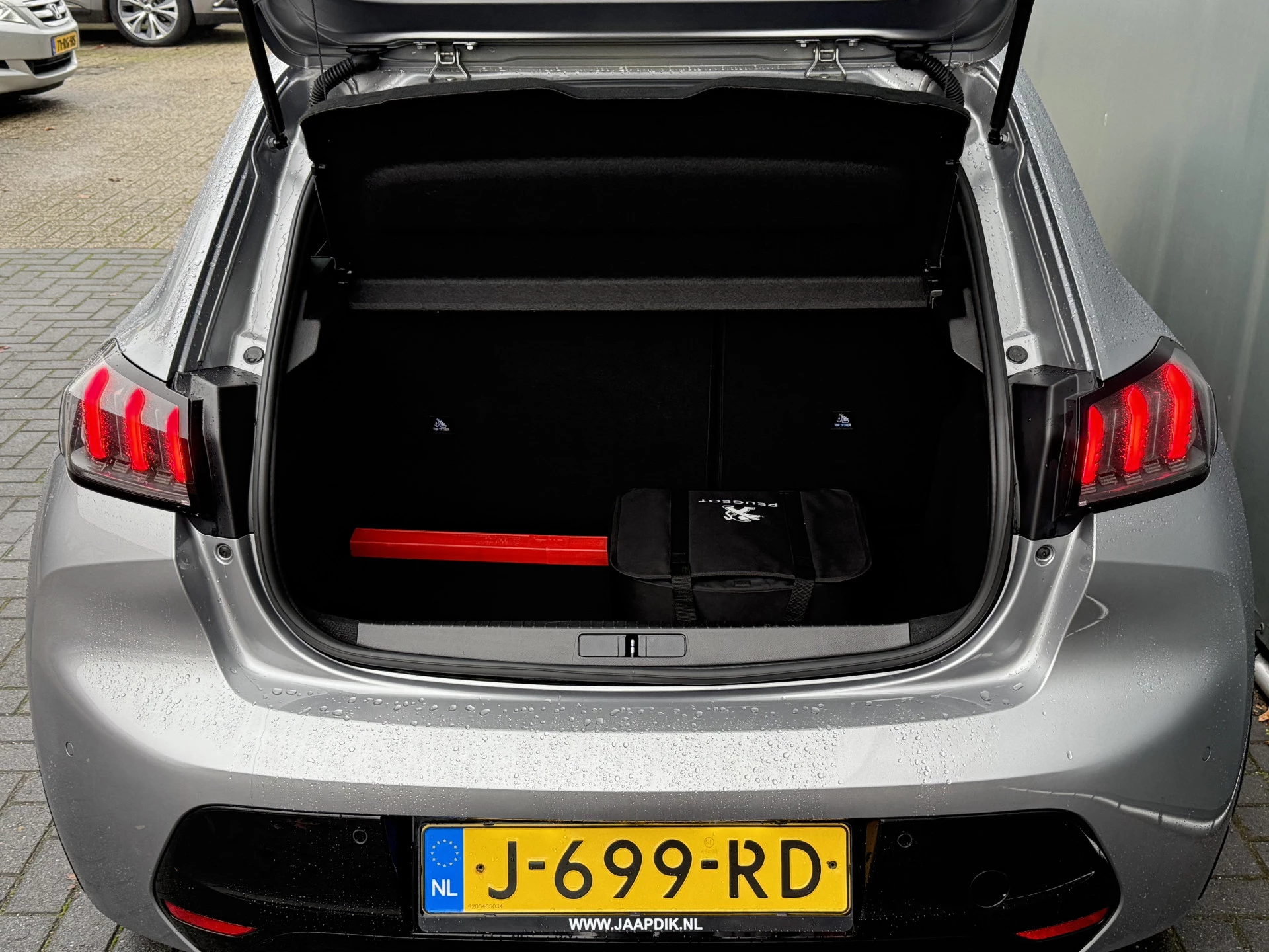 Hoofdafbeelding Peugeot e-208
