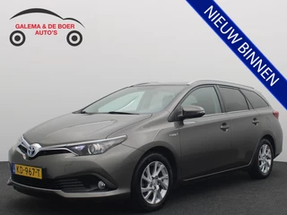 Hoofdafbeelding Toyota Auris Toyota Auris 1.8 Hybrid Trend PANORAMADAK / CAMERA / NAVI / CLIMA / CRUISE / BLUETOOTH / DAB+ / NL-AUTO