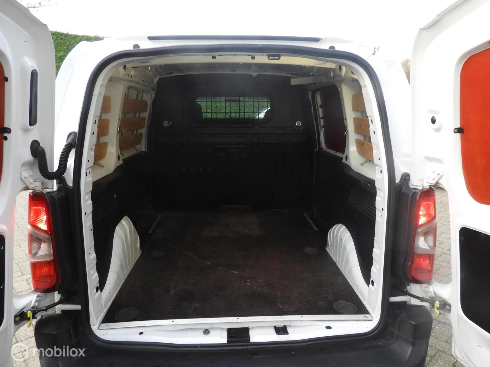 Hoofdafbeelding Peugeot Partner