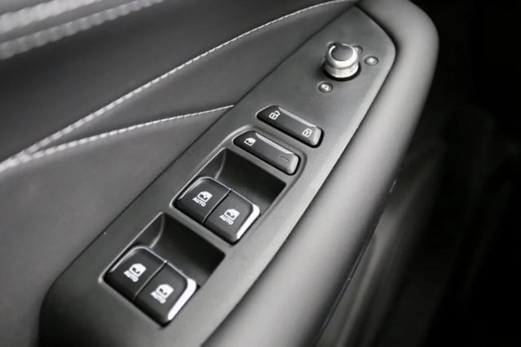 Hoofdafbeelding DFSK E5 PHEV