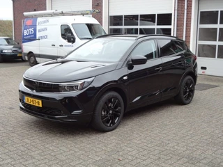 Opel Grandland 1.2 Turbo GS Black Line Edition Automaat ,Trekhaak ,Led verlichting ,Navi ,Camera voor en achter