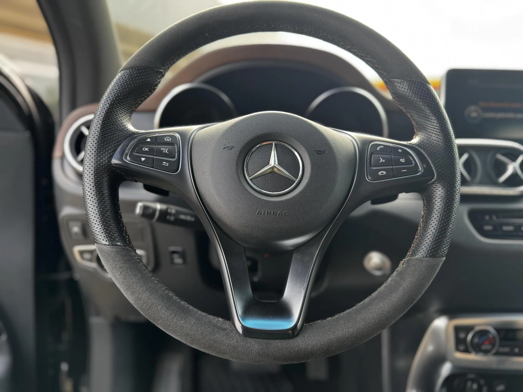 Hoofdafbeelding Mercedes-Benz X-Klasse