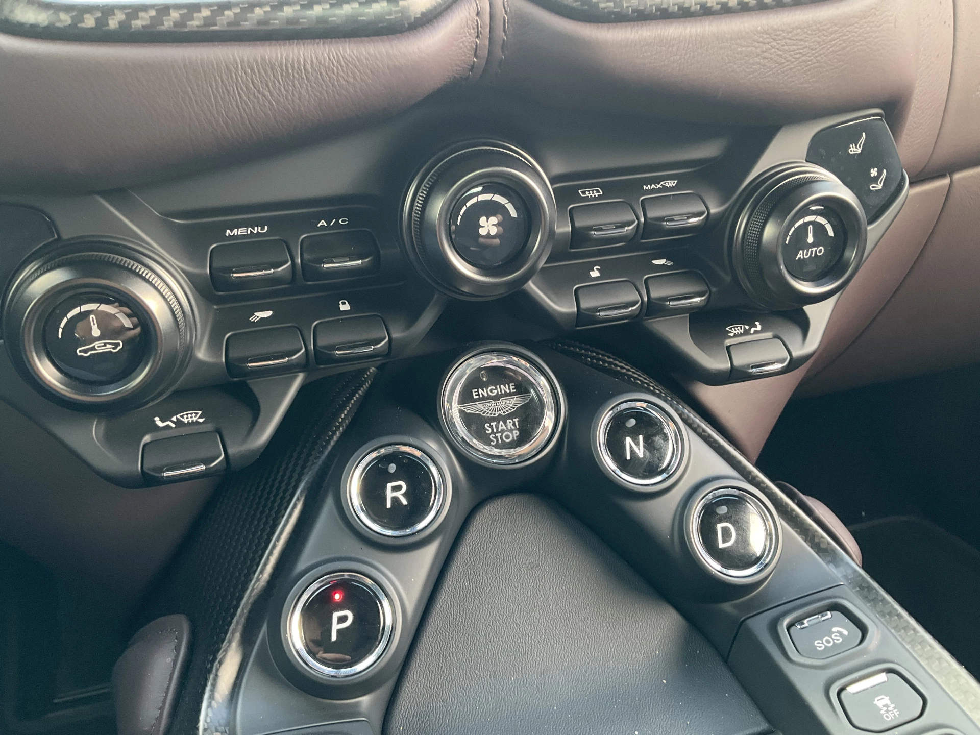 Hoofdafbeelding Aston Martin V8 Vantage