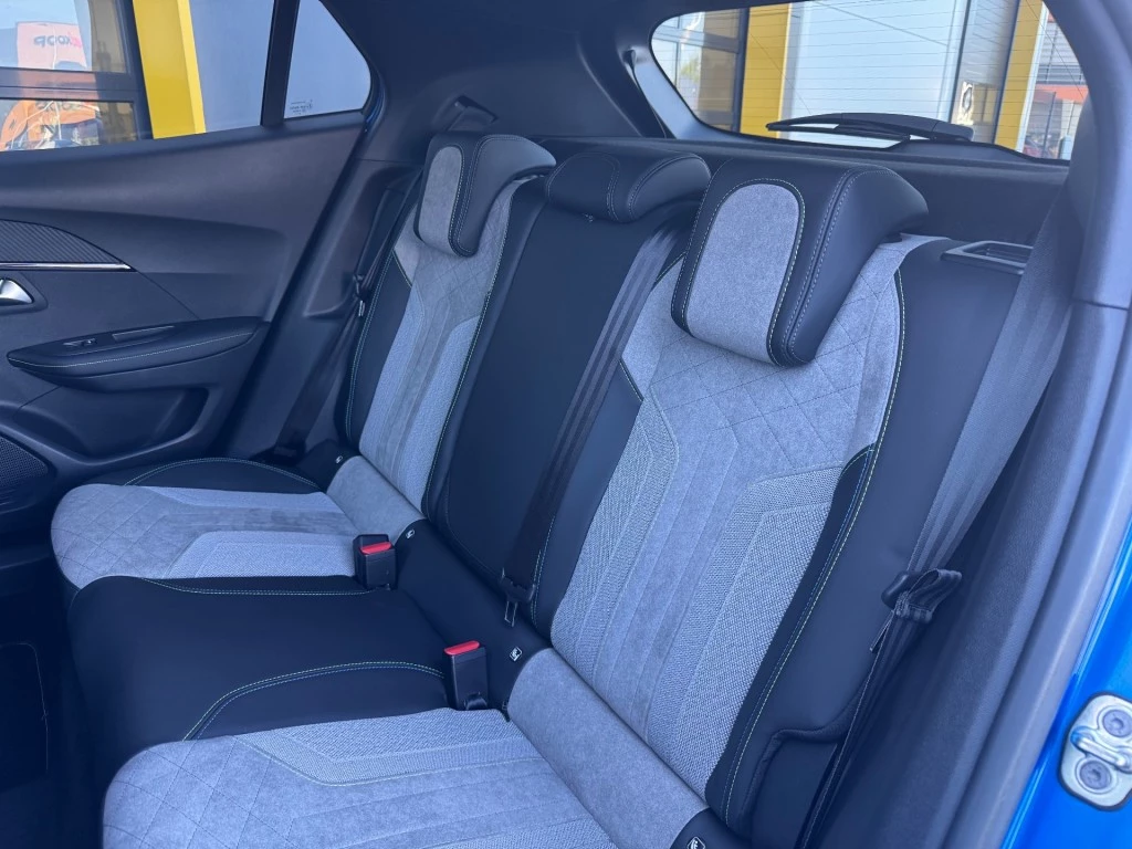 Hoofdafbeelding Peugeot e-2008