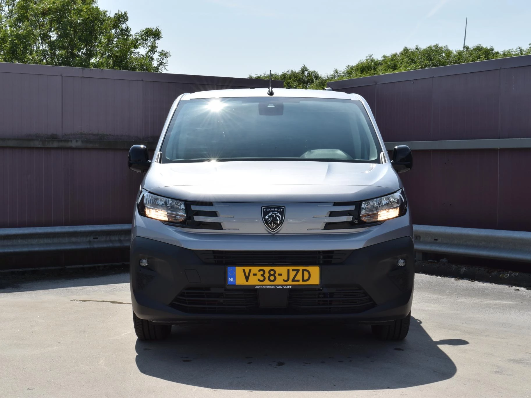 Hoofdafbeelding Peugeot Partner