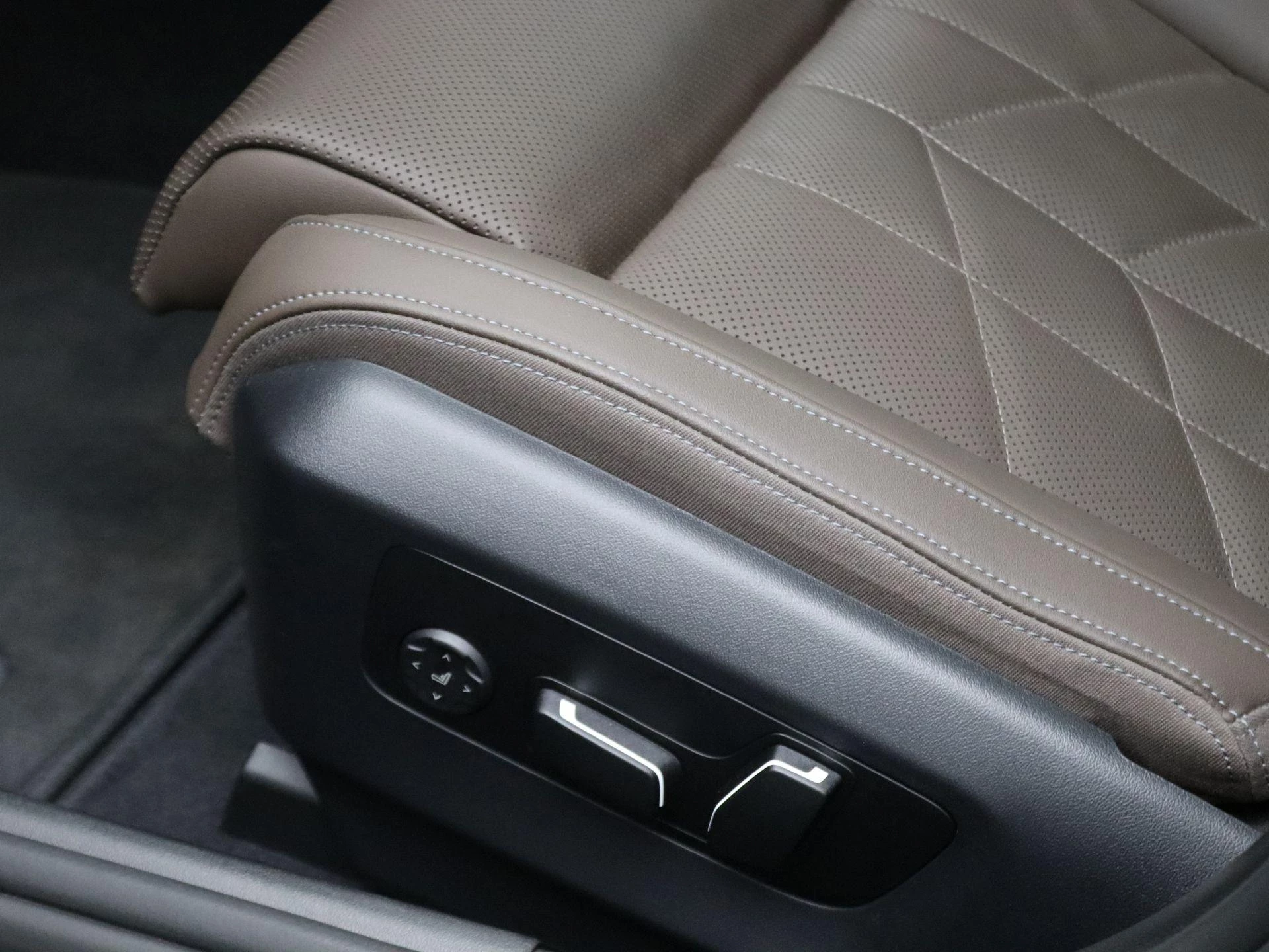 Hoofdafbeelding BMW i5