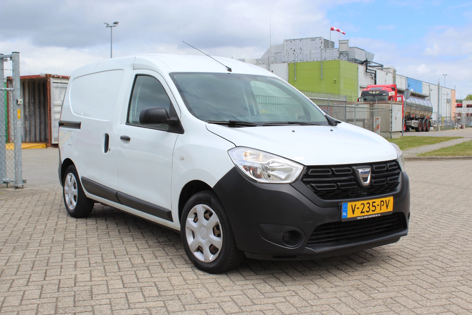 Hoofdafbeelding Dacia Dokker