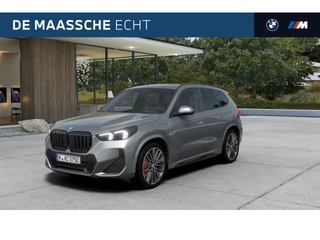 BMW X1 xDrive25e M Sport Automaat / Panoramadak / Trekhaak / Sportstoelen / Parking Assistant Plus / Head-Up / M Adaptief onderstel / Stuurverwarming