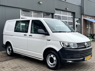 Volkswagen Transporter 2.0 TSI L1H1 Benzine Airco Cruise controle Navigatie Apple carplay Parkeerhulp achter 3-Persoons Bpm vrij voor particulier gebruik!!