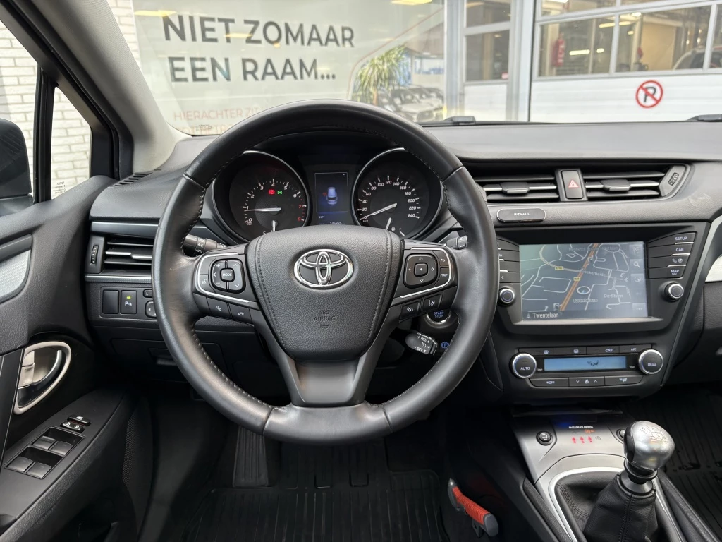 Hoofdafbeelding Toyota Avensis